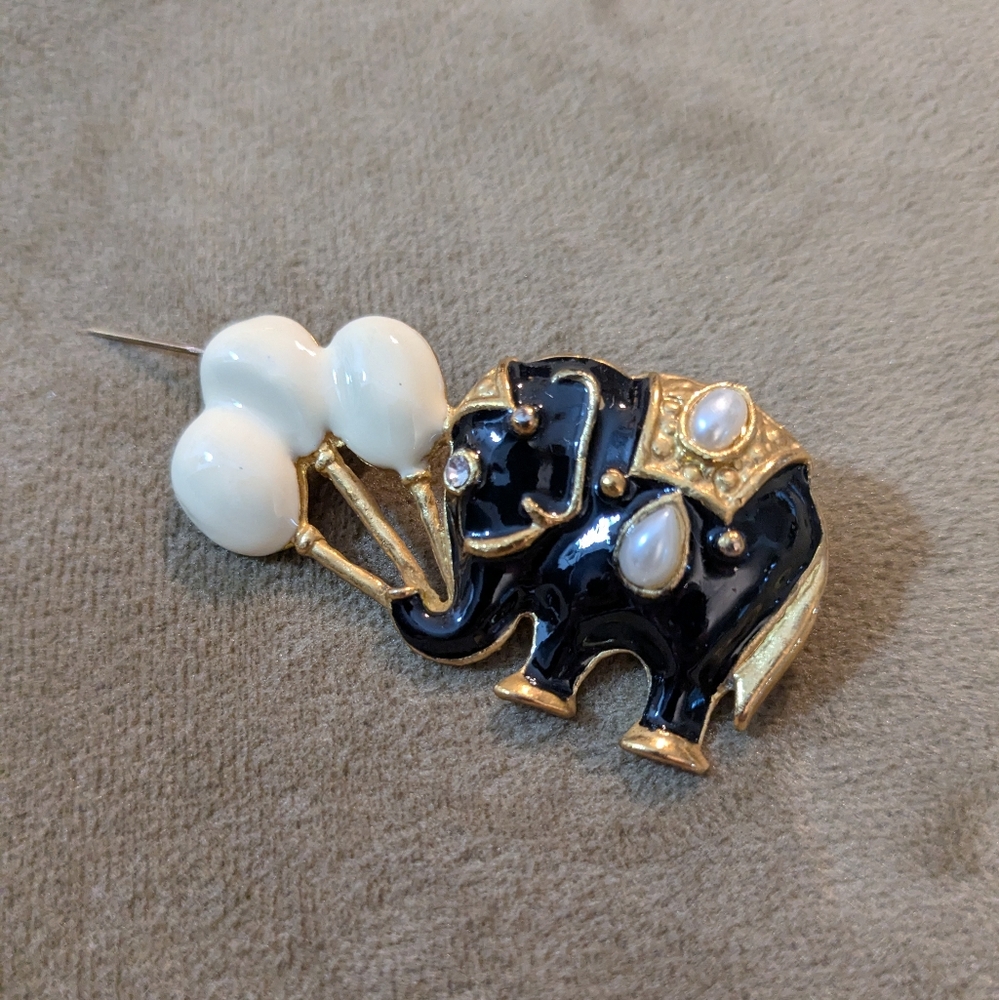 Vintage Pin Brooch Elephant Multi Color Enamel Pearl Rhinestone Gold Tone Circus